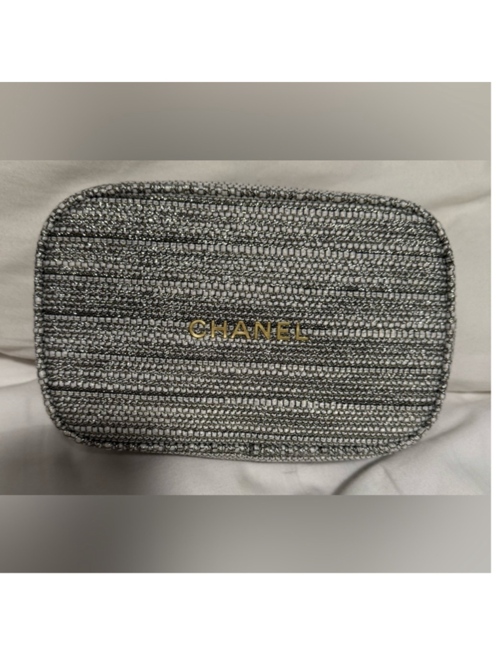 Chanel Cosmetic Bag Holiday Jacquard Gold/Black/White Limited Edition. NEW